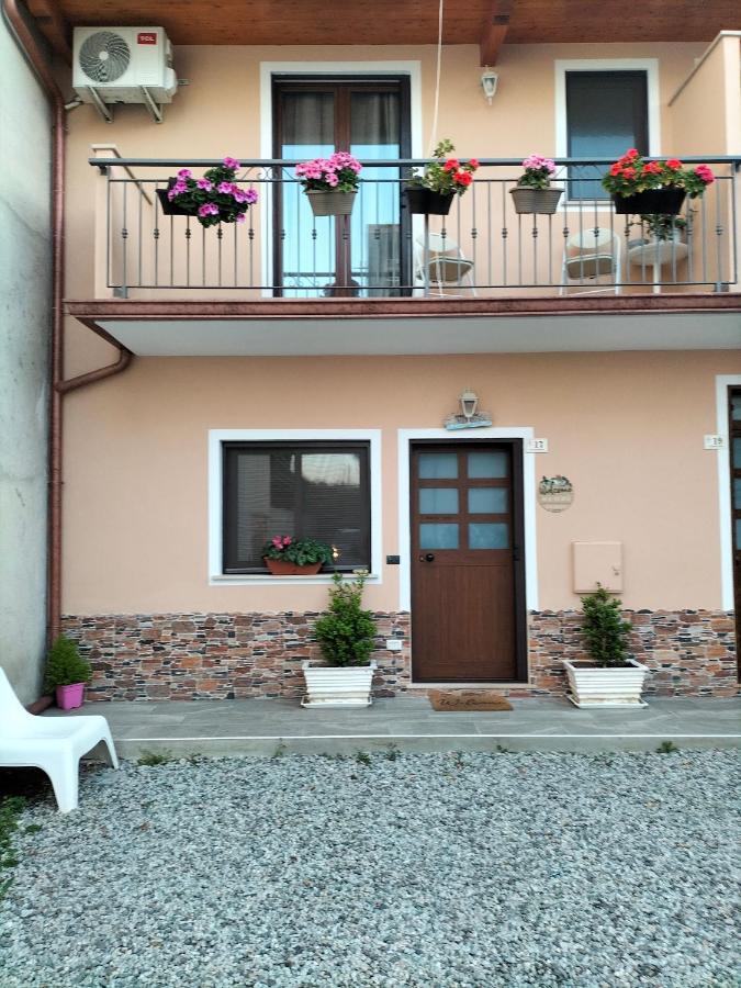 ロクリ Borghetto Verdeヴィラ エクステリア 写真